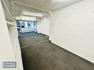 HIGH STREET- click for photo gallery